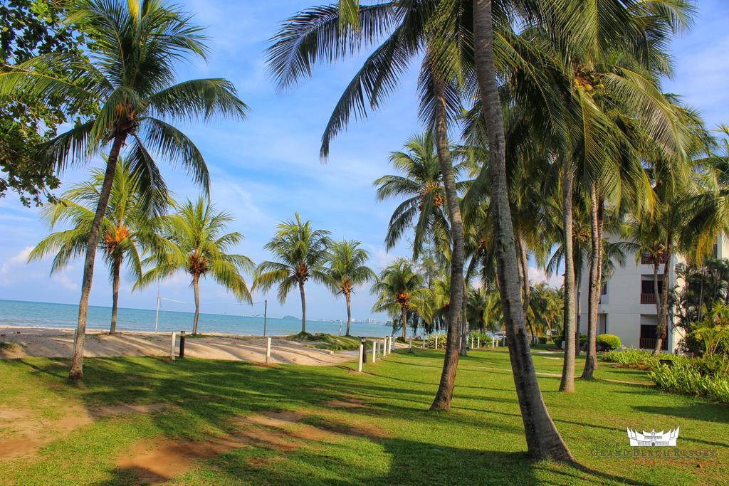 The Grand Beach Resort Port Dickson Exterior photo